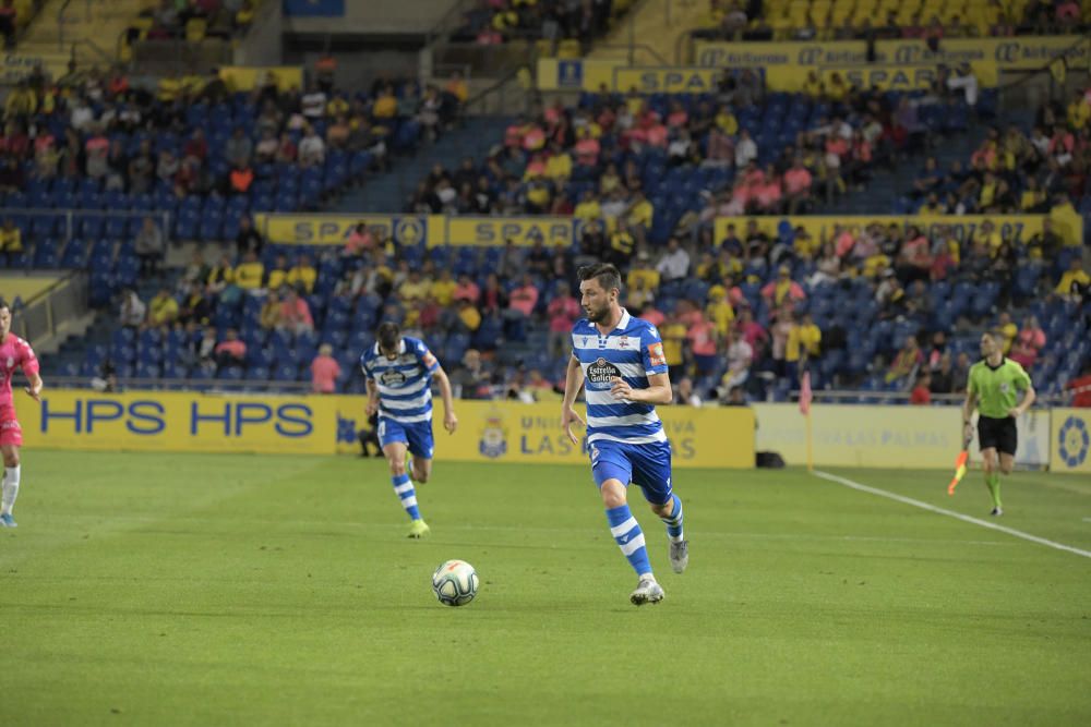 El Dépor se hunde ante la UD Las Palmas.