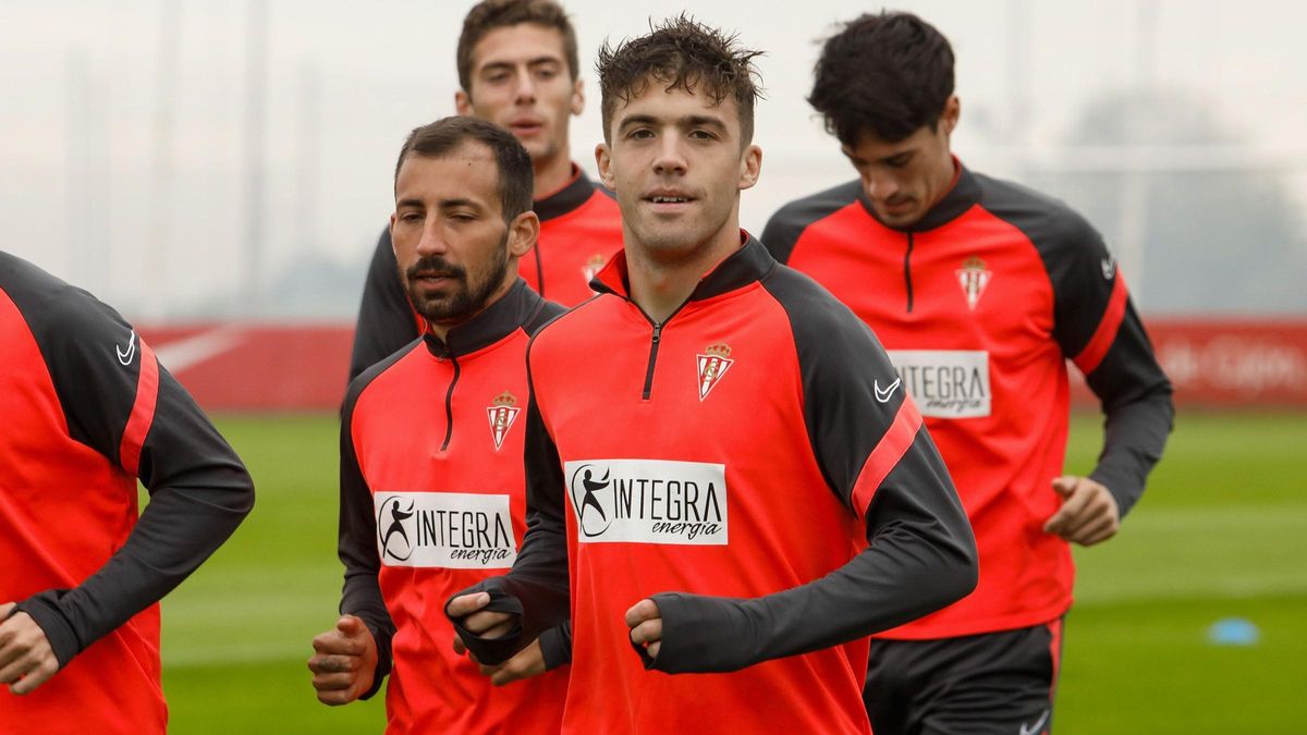 Nacho Méndez, en el centro.