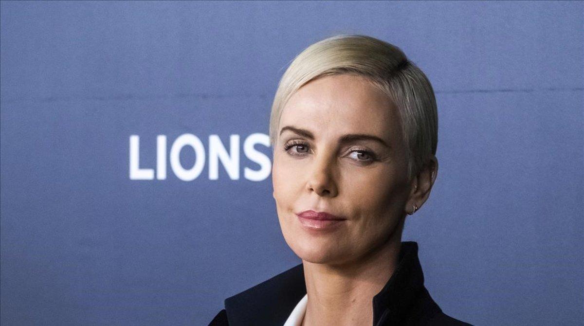 Charlize Theron a Tom Hanks: "Siempre serás mi héroe"
