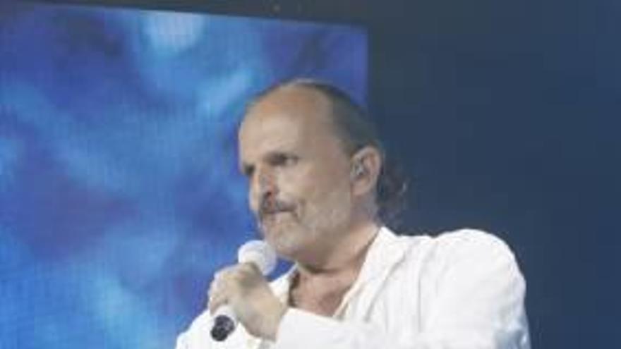 Bosé cancela su concierto en Benidorm