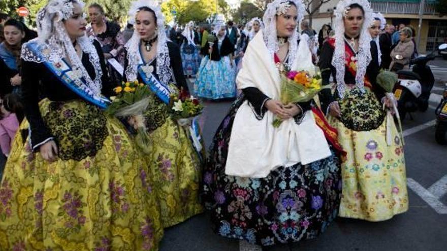 Alicante rinde homenaje a la Inmaculada