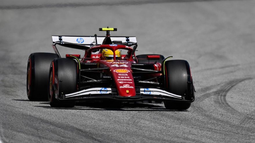 Hamilton lidera los primeros libres en su &#039;jardín&#039; de Silverstone