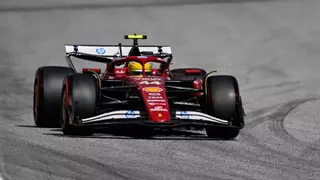 Hamilton lidera los primeros libres en su 'jardín' de Silverstone