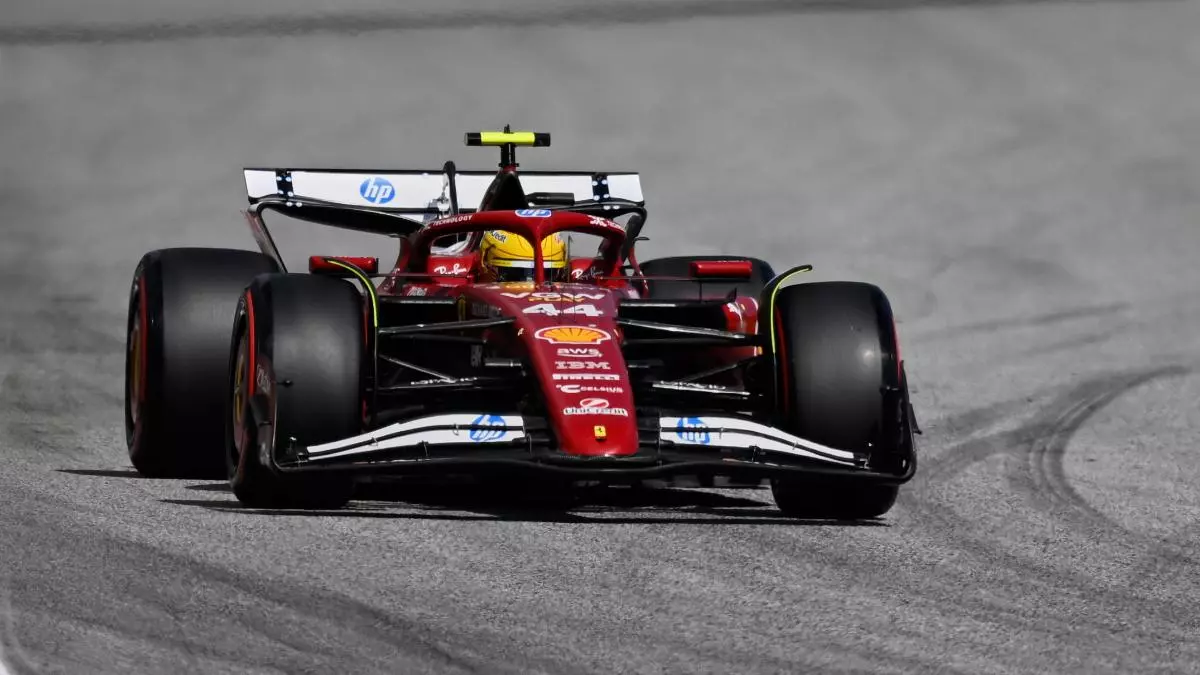 Hamilton lidera los primeros libres en su 'jardín' de Silverstone