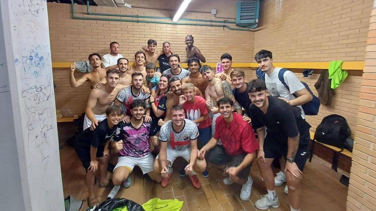 El Sant Jordi posa después de eliminar por 0-2 al San Cayetano en la Copa Illes Balears