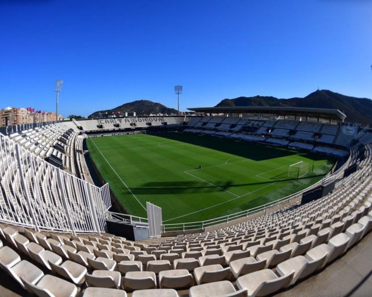 El Tenerife, ante el desafío de ganar al mejor equipo de 2024