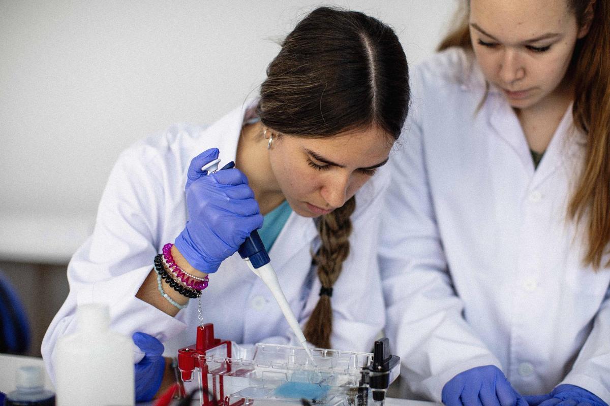 Ciclo de laboratorio en iLERNA Córdoba.