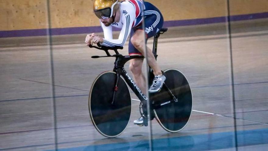 Bradley Wiggins dreht seine Runden in der Palma Arena.