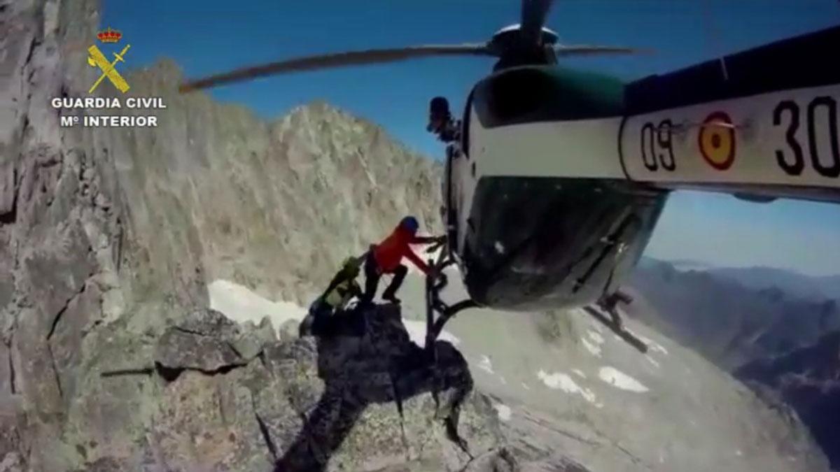 Impresionante rescate de la Guardia Civil en los Pirineos