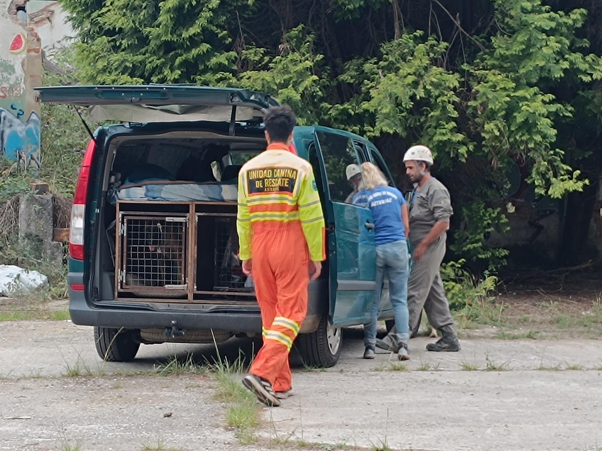 Así entrena la Unidad Canina de Rescate del Principado de Asturias, con sede en La Morgal