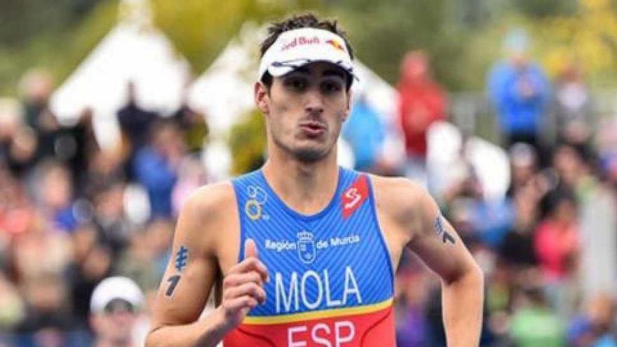 El ‘Bahía de Gando’ tantea a Mario Mola, tricampeón del mundo