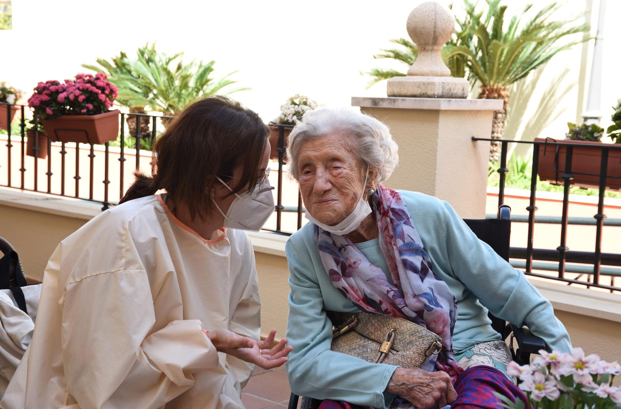 Lola Giménez Reyna celebra su 100º cumpleaños