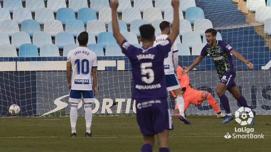 Chavarría celebra su gol en La Romareda.