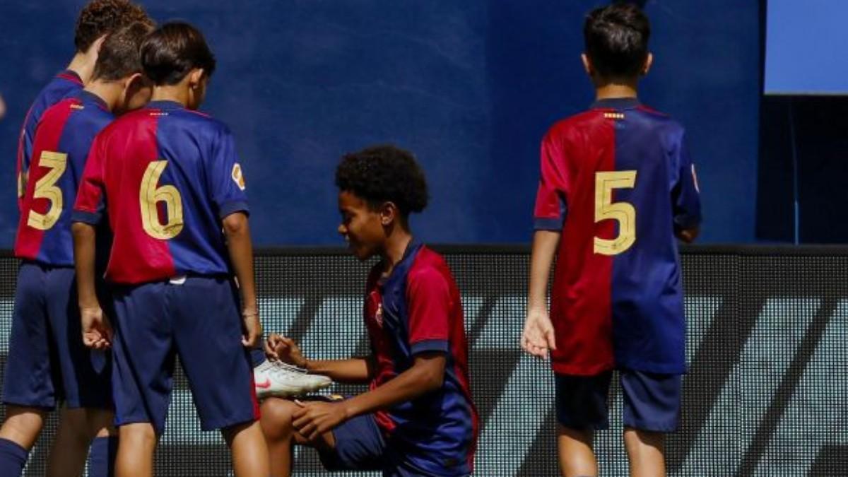 Celebración curiosa de Jayden- y el resto de jugadores del Sub-12