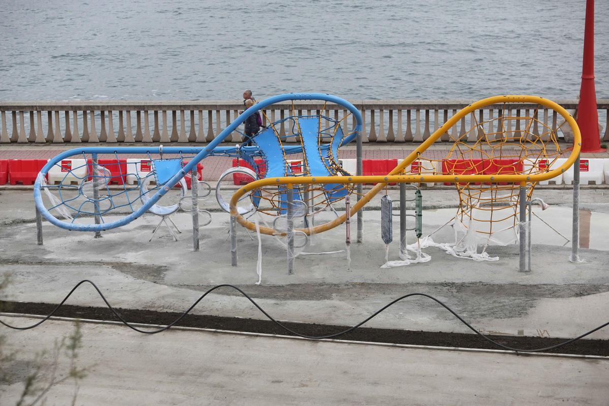 El Concello de A Coruña promete que la reforma del paseo marítimo, fuera de plazo, acabará el primer trimestre de 2024 El Concello de A Coruña promete que la reforma del paseo marítimo, fuera de plazo, acabará el primer trimestre de 2024