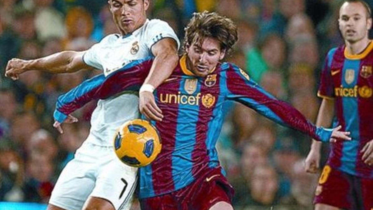 Cara a cara 8 Ronaldo y Messi, en el Camp Nou, en noviembre.