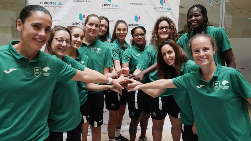 Las jugadoras y Lorena Aranda atendieron ayer a los medios en el Hospital Quirón.