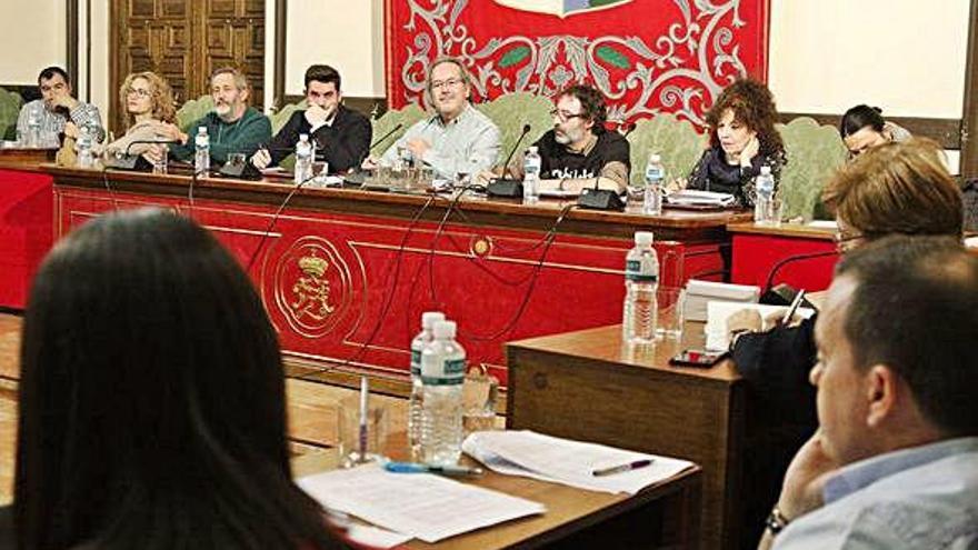 Los concejales de la Corporación durante el Pleno celebrado ayer en el Ayuntamiento.