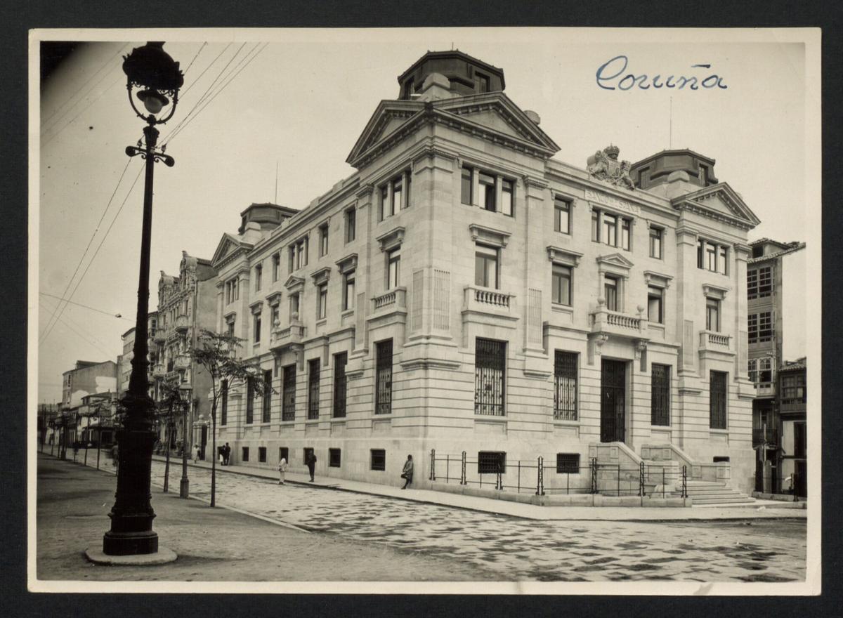 Fotos de la sucursal del Banco de España en A Coruña en la época de su inauguración, el 24 de abril de 1926, cedidas por el Banco de España con motivo del centenario de la apertura del edifcio
