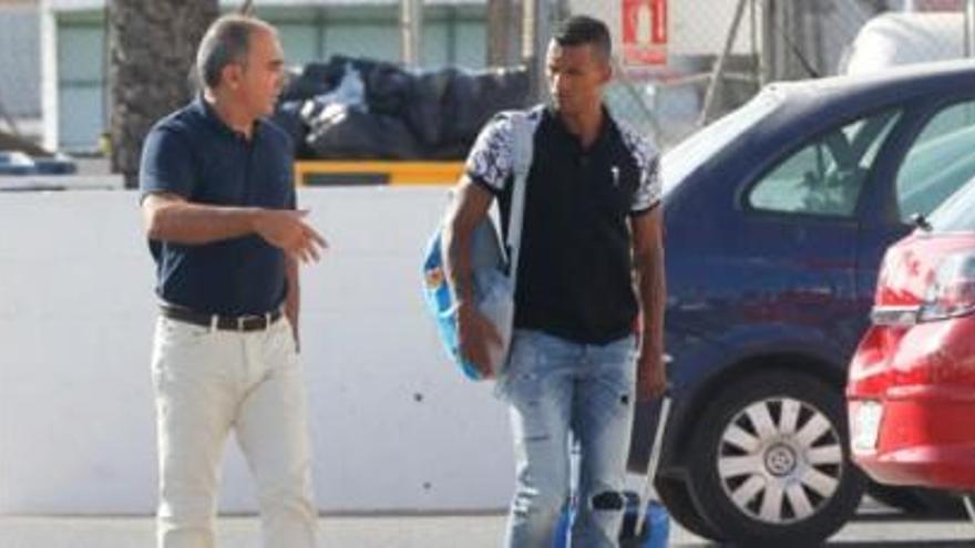 Nani visita la ciudad deportiva de Paterna