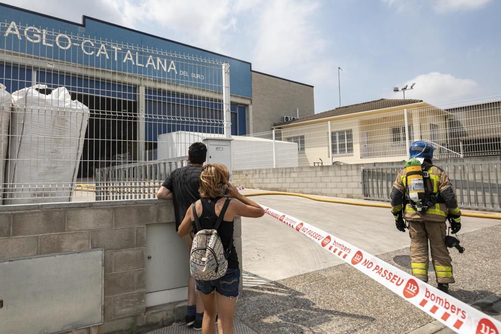 Incendi en una nau industrial de Riudellots