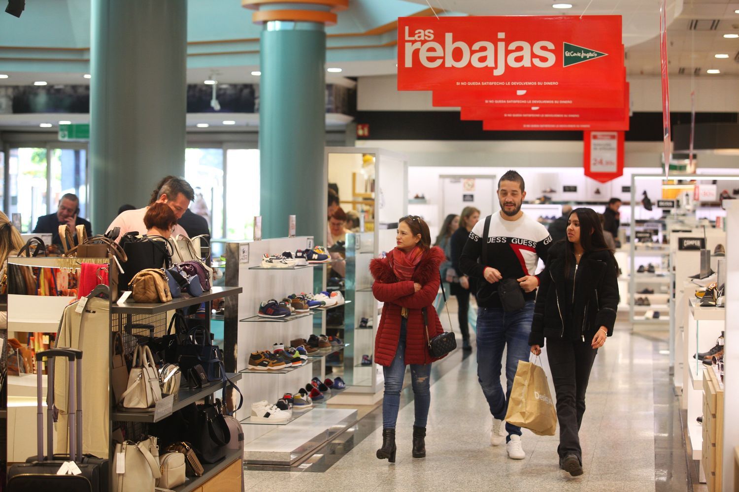 Empiezan las rebajas de invierno en Castellón