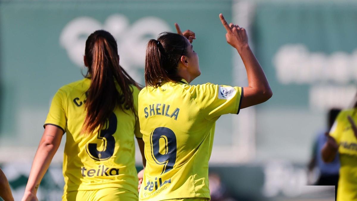 Las jugadores del Villarreal femenino celebran un gol de esta temporada.