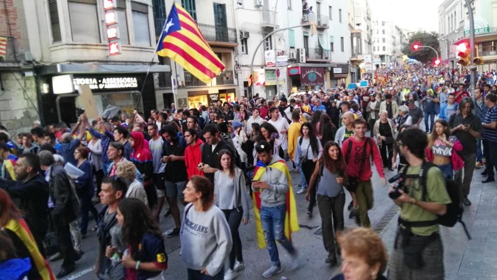 Concentració a Manresa contra els atacs a les institucions catalanes.