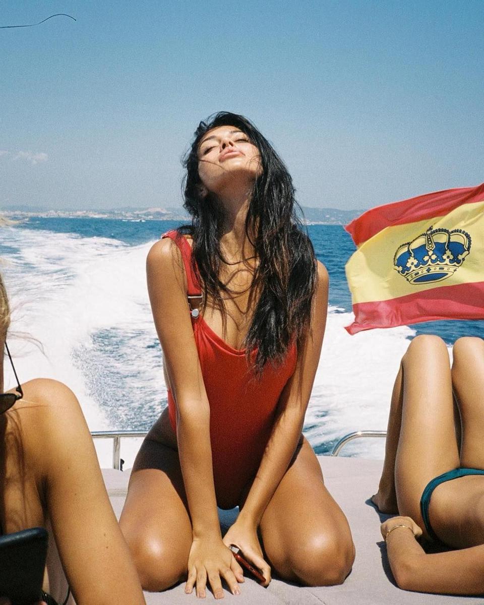 Cindy Kimberly a lo 'vigilante de la playa' española