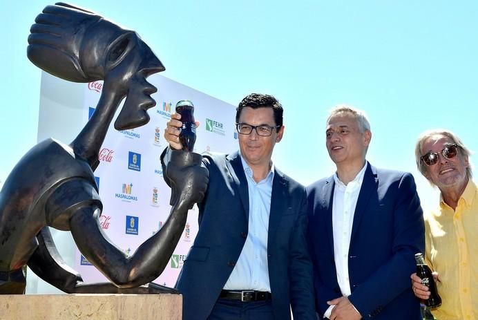 MONUMENTO BARES JAIME URRUTIA MELONERAS COCA COLA