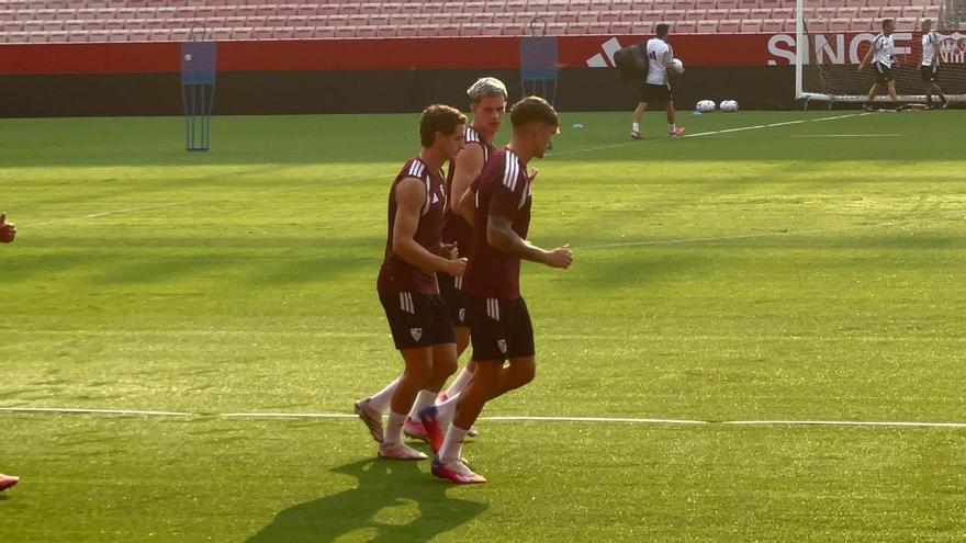 Vídeo | Robbie Ure entrena con el Sevilla en el Sánchez-Pizjuán en la previa ante el Rayo