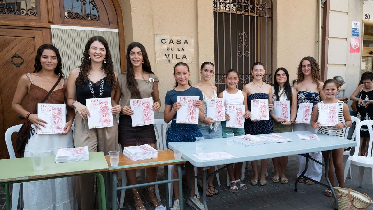 Les representants festives, en la presentació del llibret.