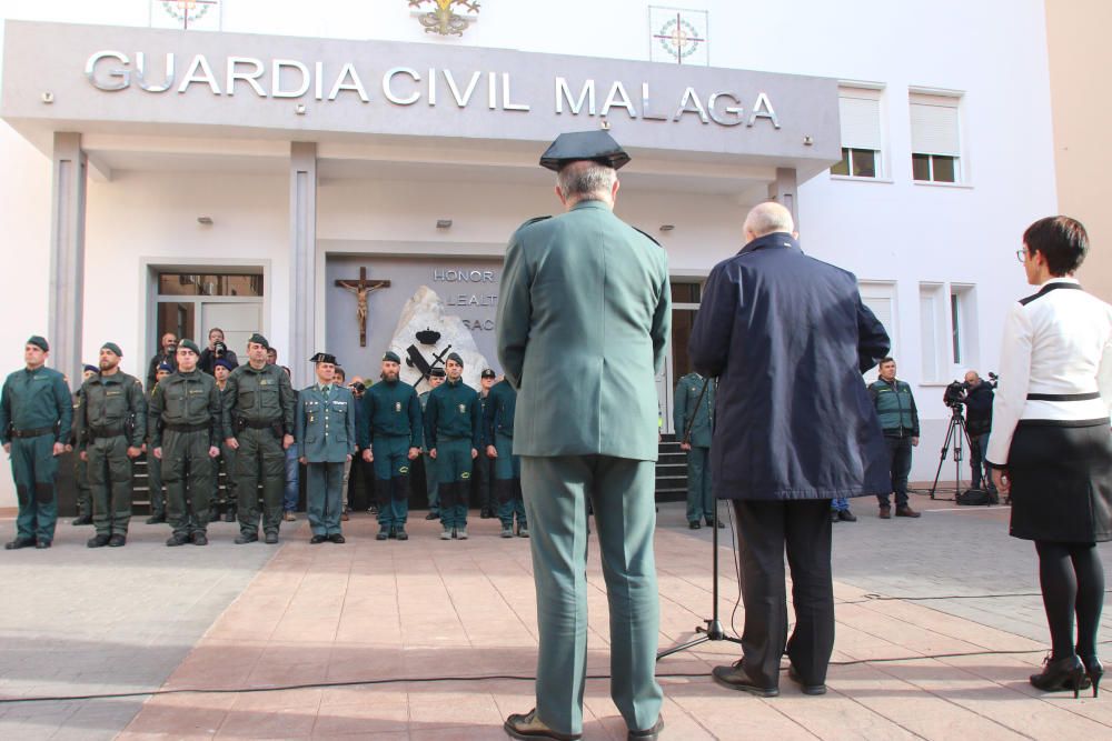 El director general del instituto armado, Félix Azón, ha felicitado personalmente a los agentes que participaron en el rescate del pequeño en Totalán