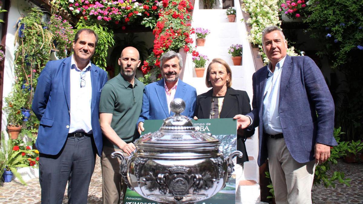 Presentación de la Copa Albolafia de golf, en el Patio de San Basilio.