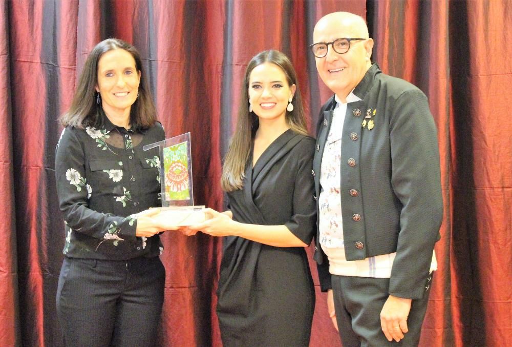 La piloto, entrenadora de fútbol y luchadora por los derechos sociales Patricia Campos ha sido galardonada con el premio "Una de Primera" que concede la Federación de Primera A.