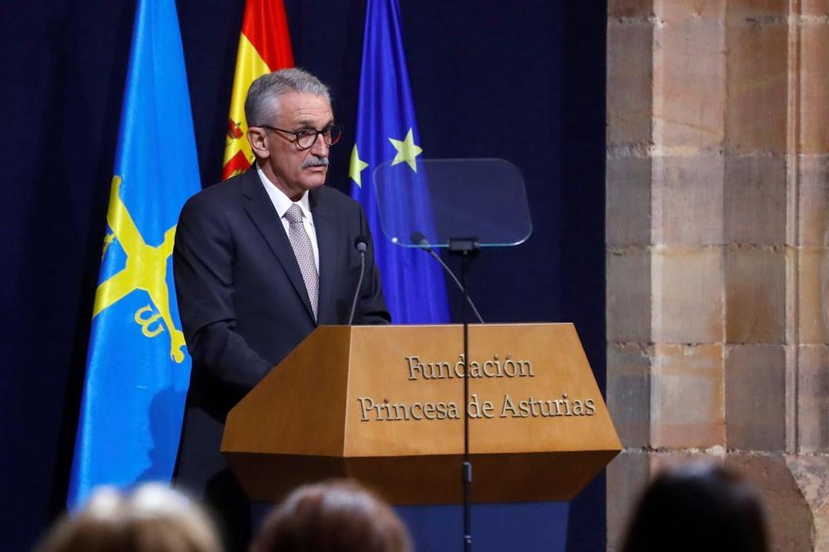 José Eugenio Guerrero Sanz, jefe de la UCI del Hospital Gregorio Marañón, durante su discurso en nombre de los sanitarios premiados.