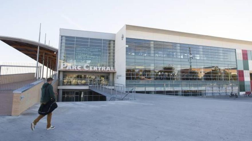 El juez anula la multa que inició el conflicto entre Torrent y la gestora del polideportivo