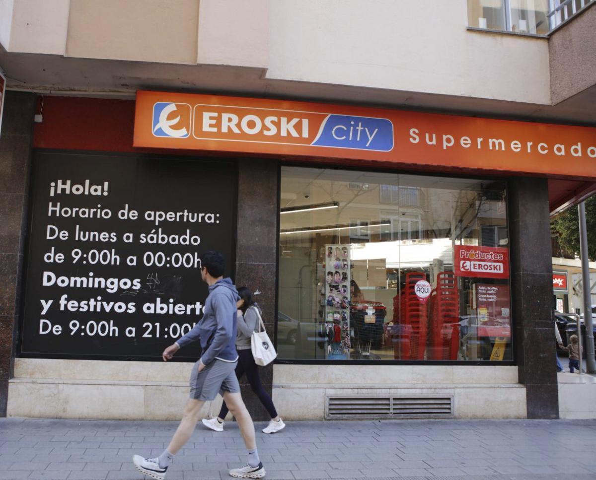 Der Eroski in der Avinguda Argentina in Palma hat sonntags und an Feiertagen geöffnet.  | F.: N. BENDGENS