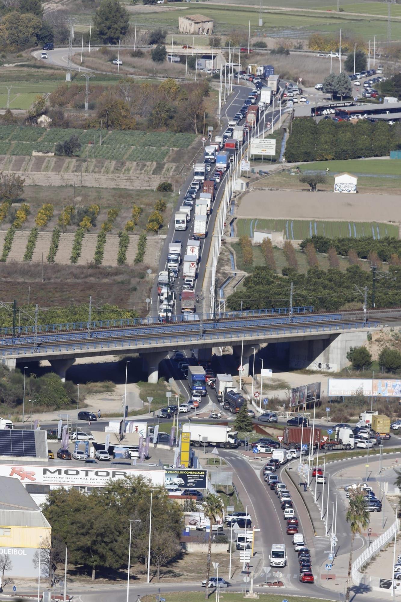 Un accidente en la A7 condensa el tráfico en Xàtiva