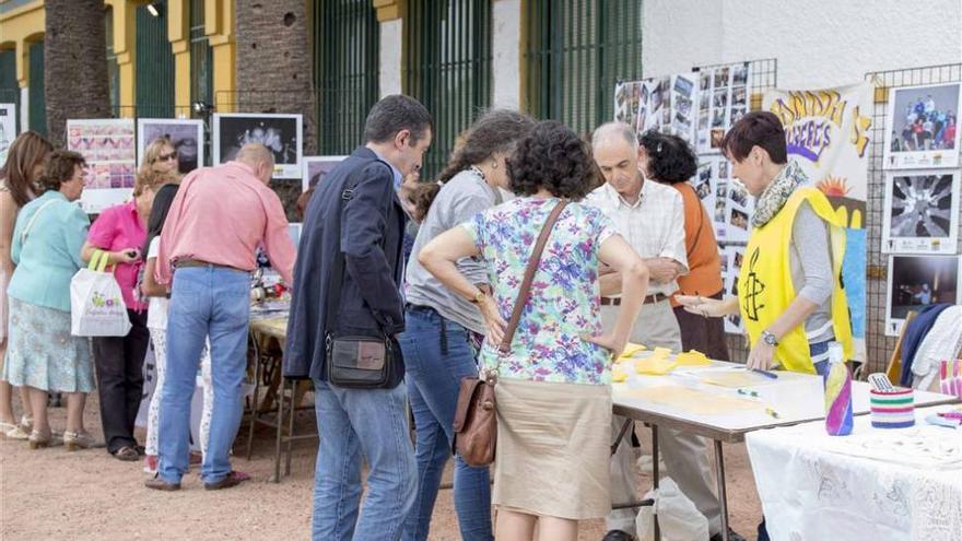 Distrito Sur premia la labor de la Acampada Dignidad