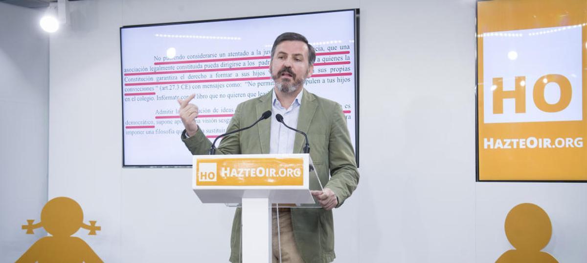 El presidente de HazteOir presenta la segunda parte de su campaña.