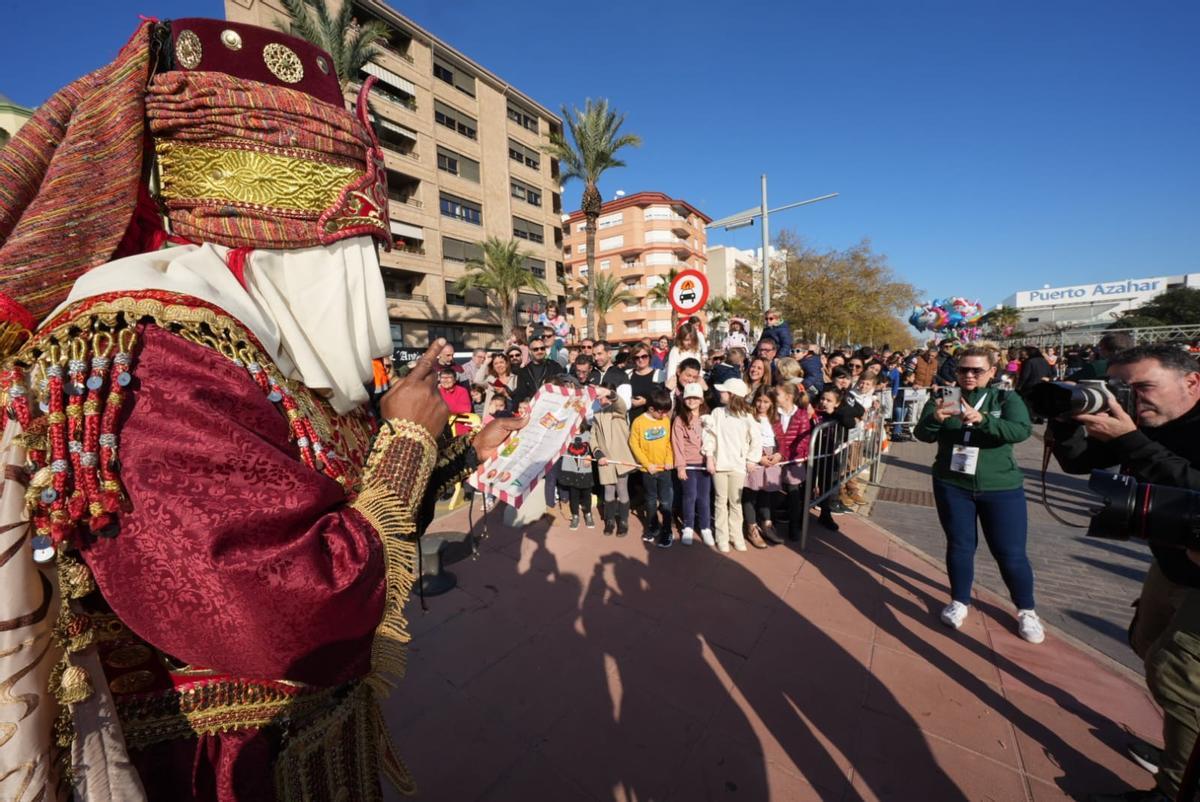 Los Reyes Magos han hecho entrada en la plaza de Sète sobre las 11.15 horas