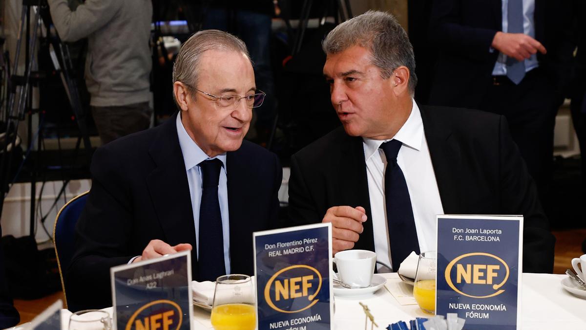 Archivo - Los presidentes del REal Madrid, Florentino Pérez, y del FC Barcelona, Joan Laporta, en Madrid.