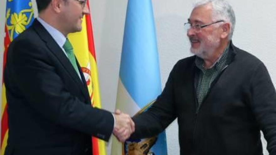 Iberdrola mantendrá el servicio en Torrevieja a las familias sin recursos