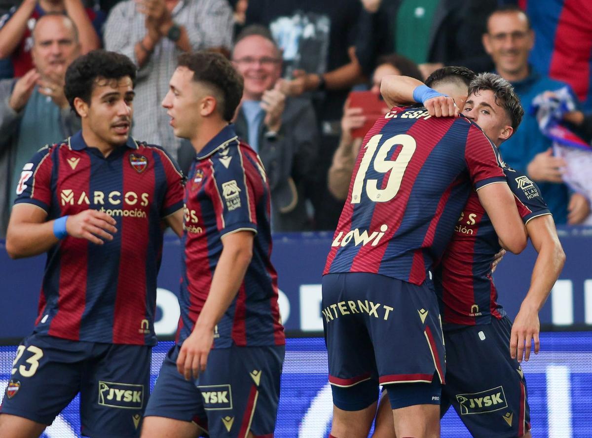 Todas las fotos del Levante - Sevilla en el Ciutat de València
