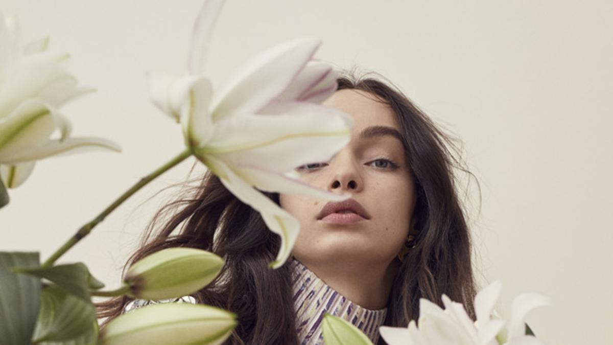 Luma Grothe, embajadora de la nueva fragancia de Olympéa Blossom de Paco Rabanne