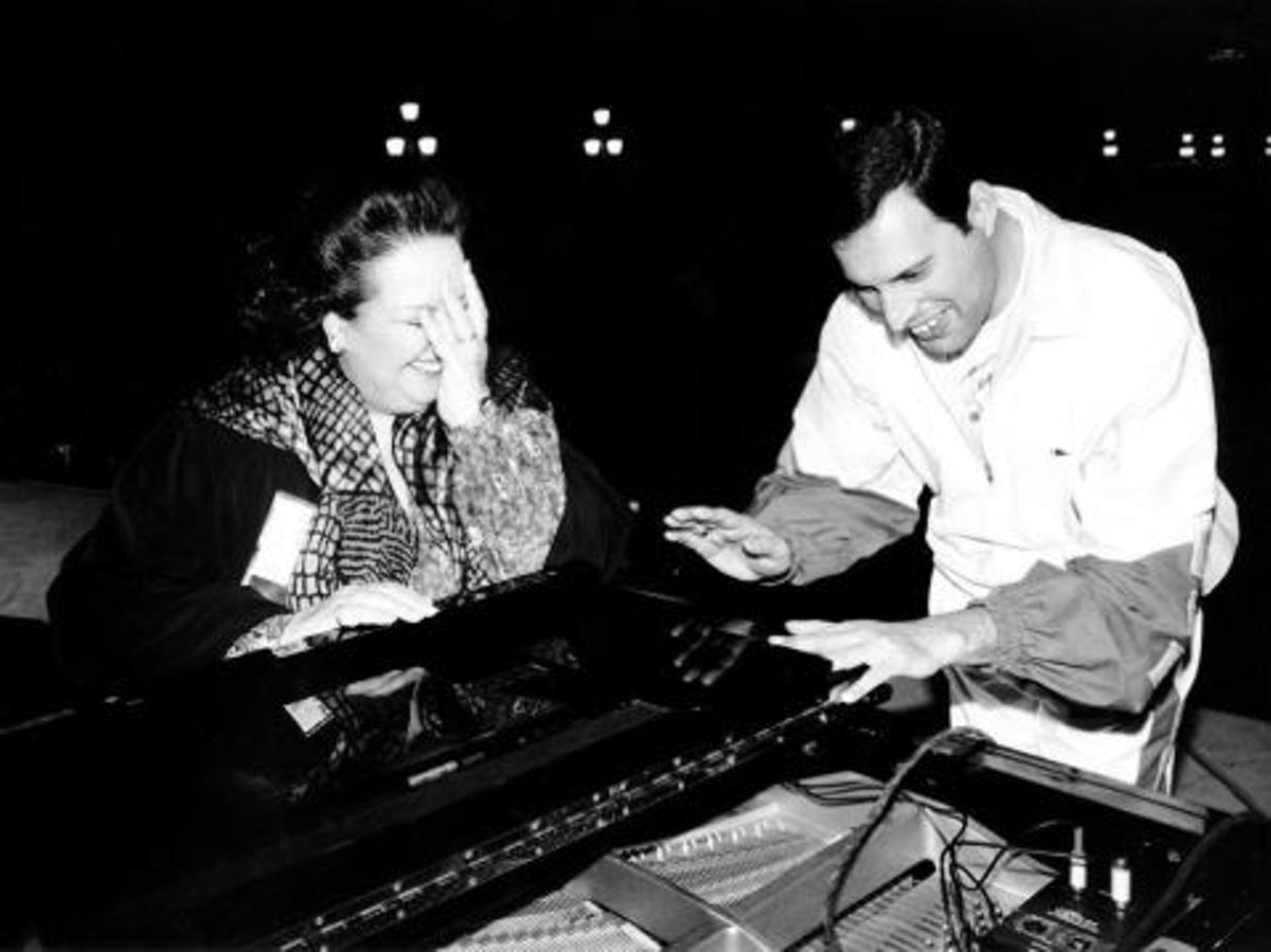 Montserrat Caballé y Freddy Mercury