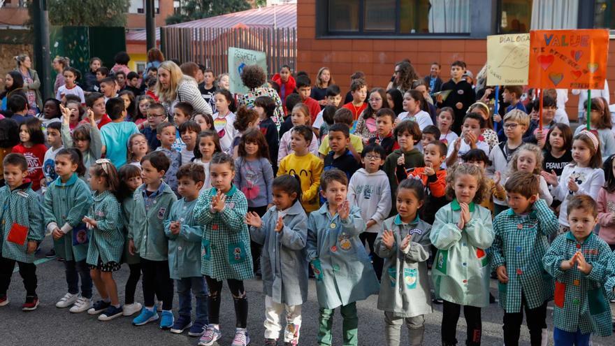 Alumnado del colegio Palacio Valdés durante una actividad el pasado curso escolar. | Mara Villamuza