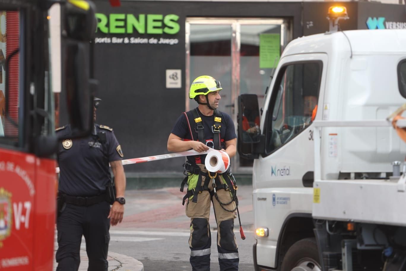 Susto en Alicante al desprenderse una cornisa en Alfonso El Sabio