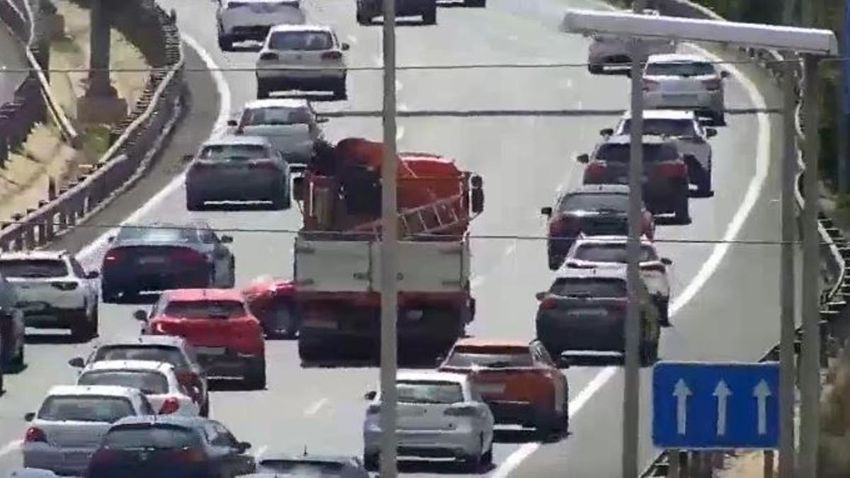 Coche y camión accidentados este viernes en la A-30